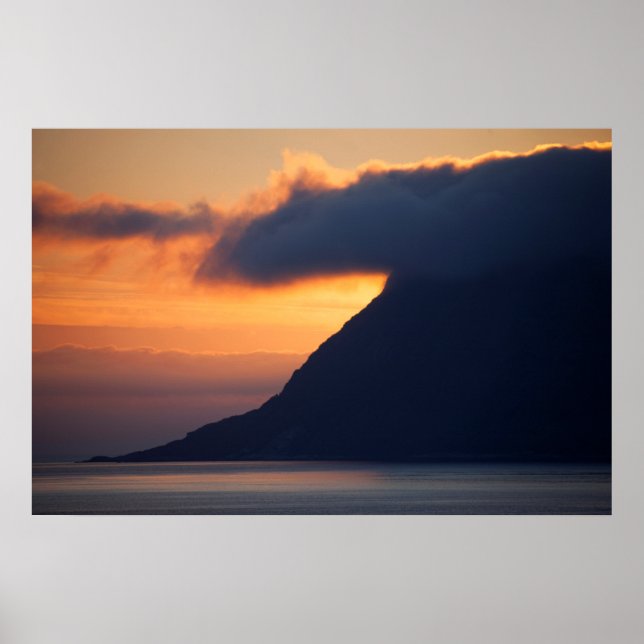 Solnedgång över Ålesunds kustlinje Poster (Framsidan)