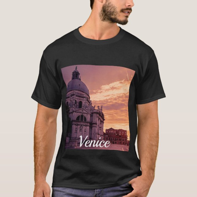 Solnedgång över Basilica i Venedig T Shirt (Framsida)