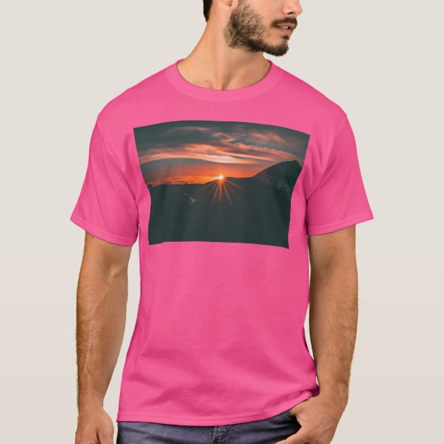 Solnedgång över berg aktiv t shirt (Framsida)