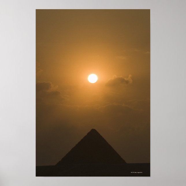 Solnedgång över den Underbara pyramiden Poster (Framsidan)