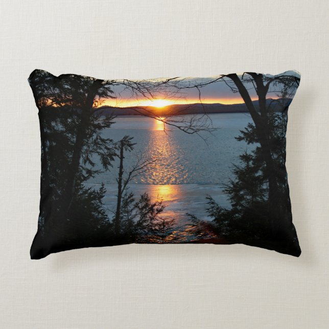 Solnedgång över Forest Sjö Dekorativ kudde (Framsidan)