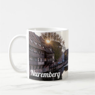 Solnedgång över gammal medeltida bro i Nürnberg Kaffemugg