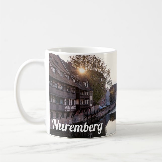 Solnedgång över gammal medeltida bro i Nürnberg Kaffemugg (Vänster)