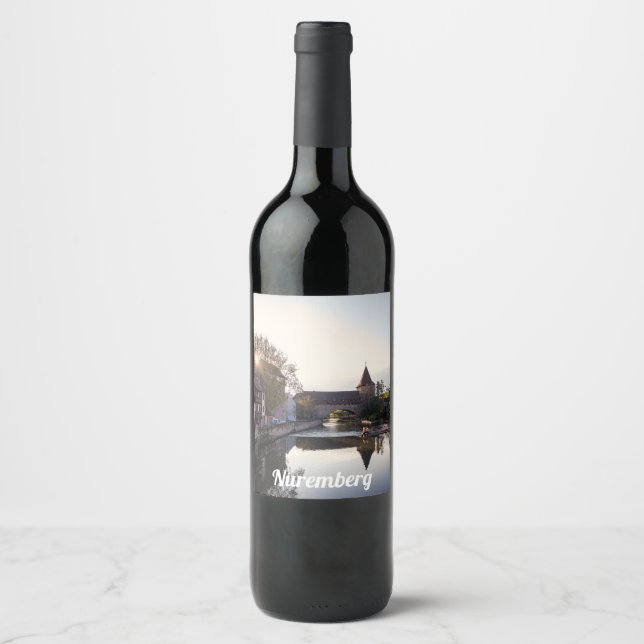 Solnedgång över gammal medeltida bro i Nürnberg Vinflaska Etikett (Framsida)