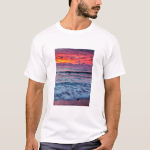 Solnedgång över havsvågor, Kalifornien T-shirt