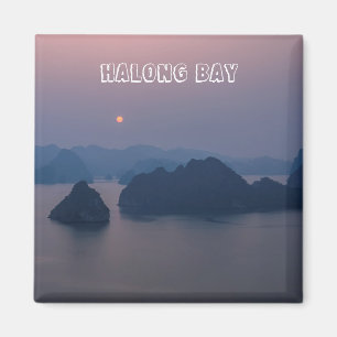 Solnedgång över Hlängs Bay - Vietnam, Asien Magnet