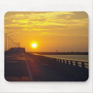 Solnedgång över HWY 90 Bay St. Louis Bridge Musmatta
