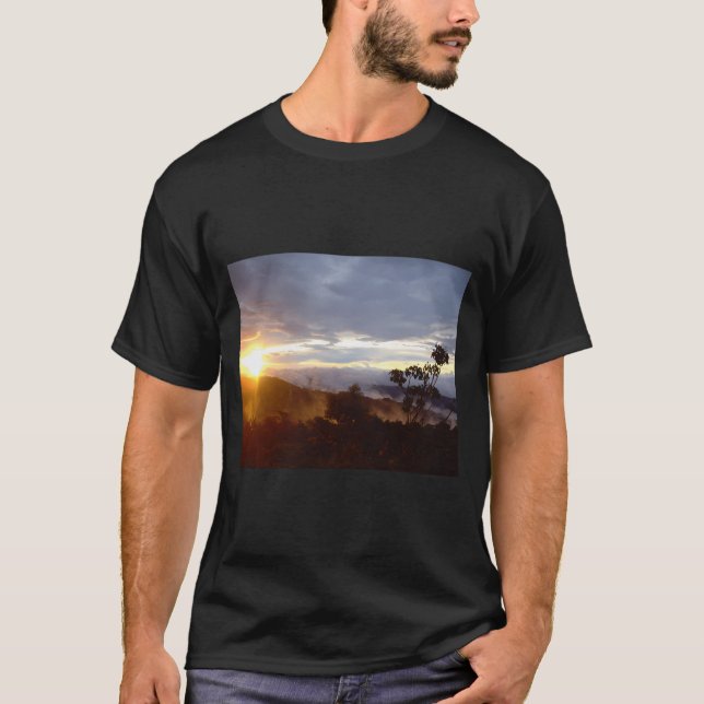 Solnedgång över Jungle och berg i Costa Rica T Shirt (Framsida)