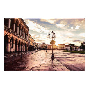 Solnedgång över kvadrat i Padova i Italien Fototryck