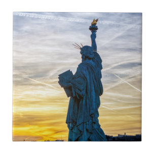 Solnedgång över Liberty Statue Replik i Paris Kakelplatta