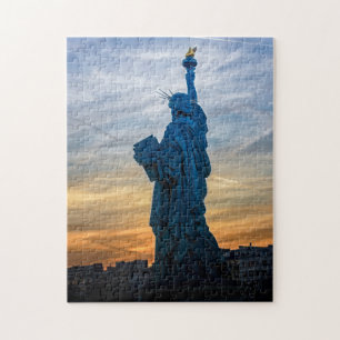 Solnedgång över Liberty Statue Replik i Paris Pussel