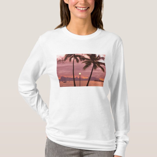 Solnedgång över Moorea från Sofitel Maeva Beach Tee (Framsida)