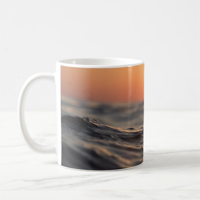 Solnedgång över nära vatten kaffemugg (Vänster)