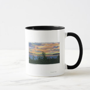 Solnedgång över sjön, Adirondack Mts in Mugg