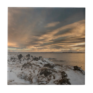 Solnedgång över sjön Myvatn, Island Kakelplatta