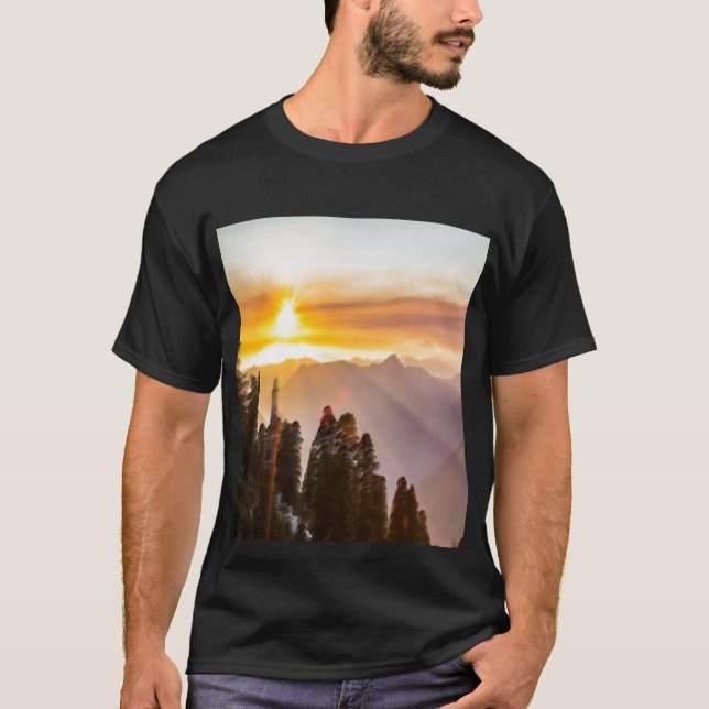 Solnedgång över skog t shirt (Framsida)