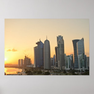 Solnedgång över skylten från Doha, Qatar Poster