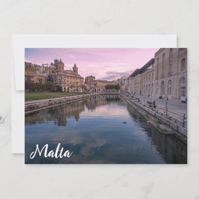 Solnedgång över småkanalen i Cospicua, Malta (Framsida)