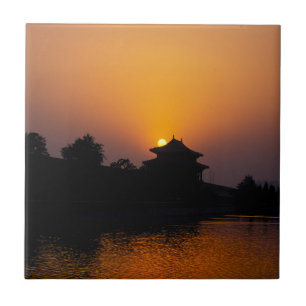 Solnedgång på den förbjudna staden - Peking, China Kakelplatta