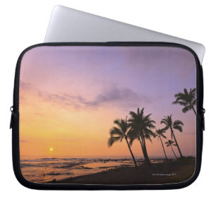 Solnedgång på den Kahaluu fjärden i Kona, Hawaii 2 Laptop Sleeve