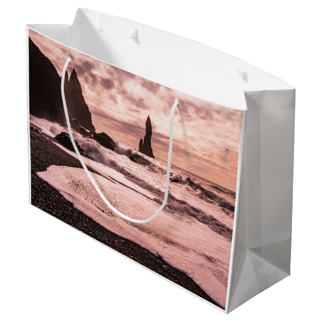 Solnedgång på Reynisfjaras svarta sandstrand, Isla (Baksidan Vinklad)