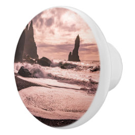 Solnedgång på Reynisfjaras svarta sandstrand, Isla Knopp