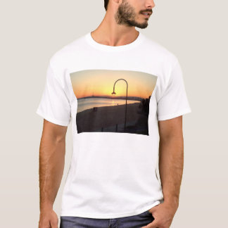 Solnedgång på stranden för St Kilda Tee Shirt