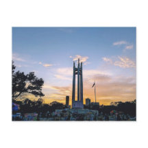 Solnedgång Sky Quezon Memorial Circle Park i QC Fo