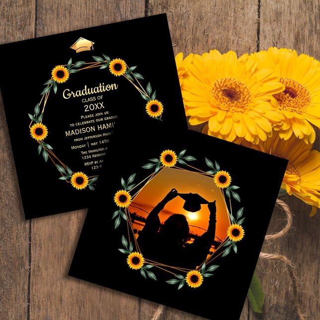 Solnedgång Studenten med Solros Ram Inbjudningar (Sunset Graduation with Sunflower Frame Invitation #zazzlemade #sunflowersparty #graduationinvitation)