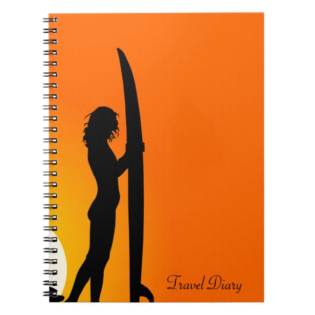 Solnedgång Surfer Girl with surfboard Travel diary Anteckningsbok Med Spiral (Framsidan)