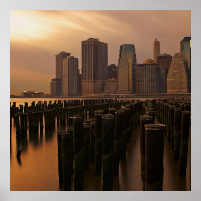 Solnedgång under stormiga himlar över Öster Poster (Framsidan)