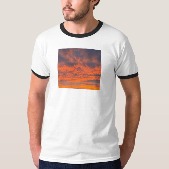 Solnedgång vid brand t shirt (Framsida)