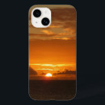 Solnedgång vid hav I Tropiskt färgat Sjölandskap<br><div class="desc">På en kryssningsresa hade vi en fantastisk marinsolnedgång till havs efter att vi seglat iväg från Barbados. Det ser ut som om sol ligger i en bädd av fluffa moln, redo till sömn. Kolla in vår butik för vackra bilder av tropiska solnedgångar. Bild är också känt som widescreen tapet "Sunset...</div>