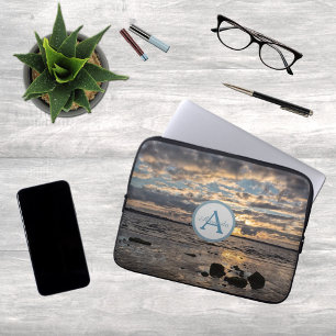 Solnedgång vid havsfoto med monogram och namn laptop fodral