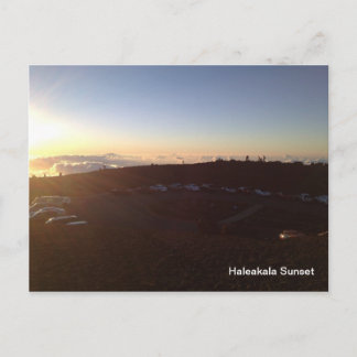 Solnedgång vid toppmötet i Haleakala-Maui Hawaii Vykort