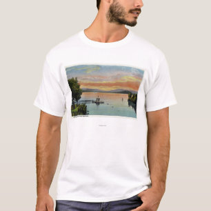 Solnedgångplats på sjön t-shirt