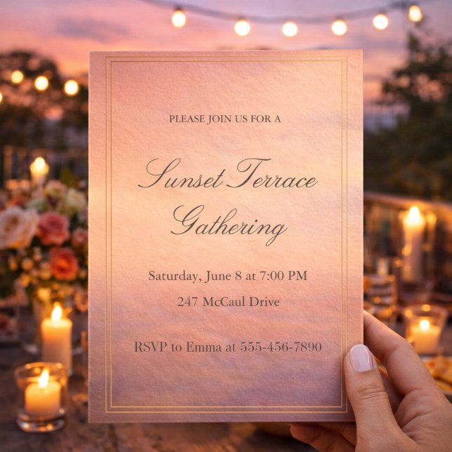 Solnedgångsterrass Soaré Inbjudan (Soft peach sunset terrace soirée with gold framing for a refined outdoor evening gathering)