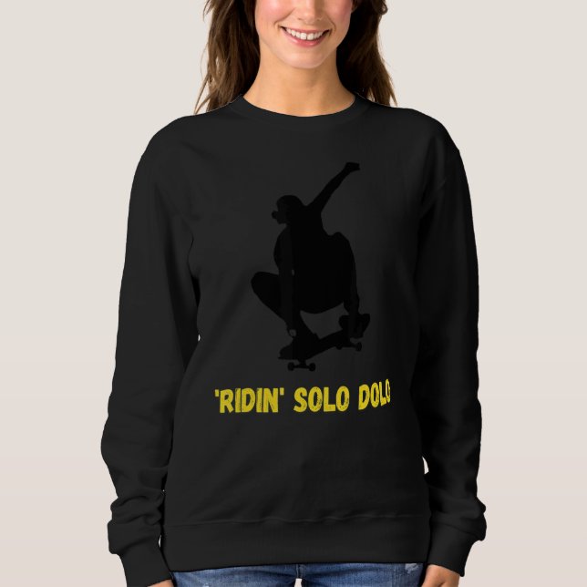 Solo Dolo Skateboarder T Shirt (Framsida)