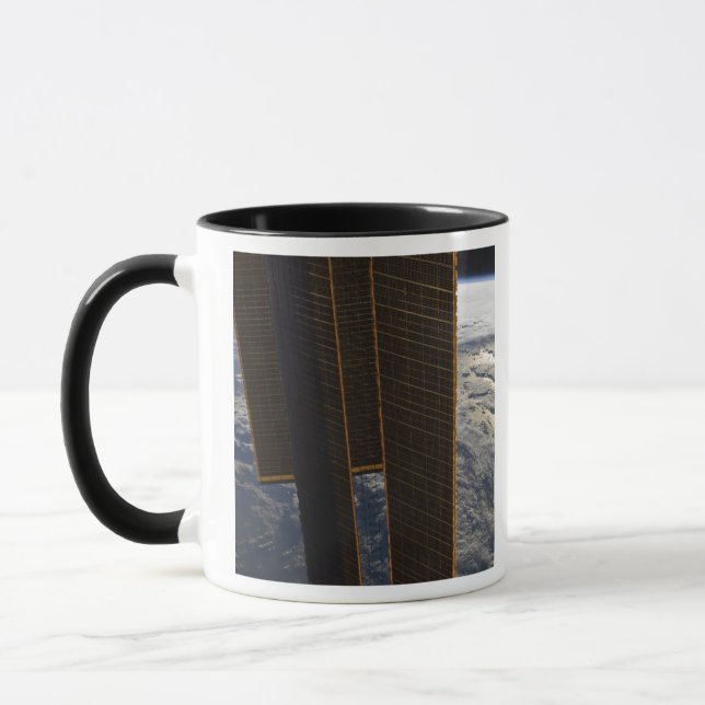 Solpaneler i Internationell Space Station Mugg (Vänster)