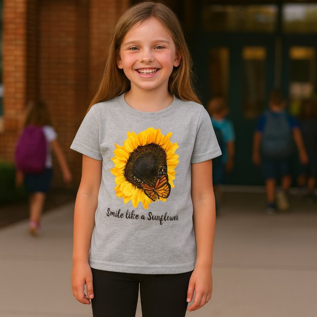Solros Gul Blomflicka T-Shirt (Soft heather gray girls tee featuring a cheerful sunflower and butterfly design)