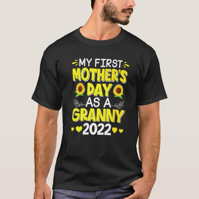 Solros Min första Mors dag som Granny Mor T Shirt (Framsida)