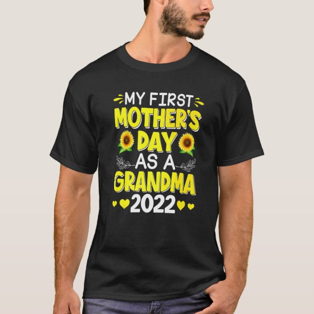 Solros Min första Mors dag som mormor T Shirt (Framsida)