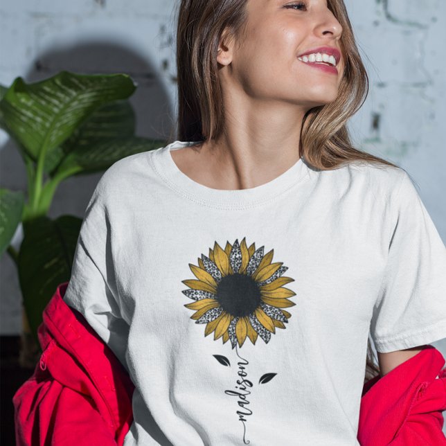 Solros Personlig Namn Stem T Shirt (Skapare uppladdad)