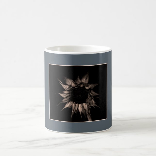 Solros - Sepia Fine Art Photographic Unik Coola Kaffemugg (Center)
