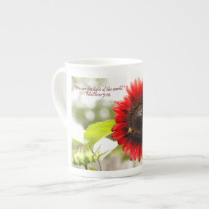 Solrosbenporslinmugg med Scripture Benporslin Mugg