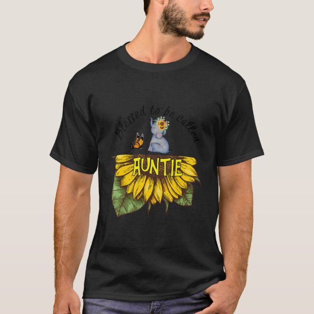 Solrosblommor som kallats Auntie Funny Auntie T Shirt (Framsida)