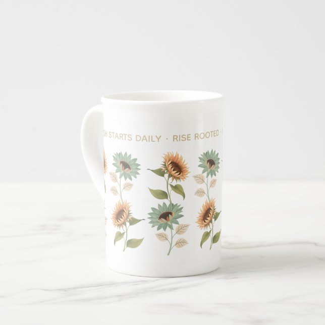 Solrosen Rise Rooted Benporslin Mugg (Framsida vänster)