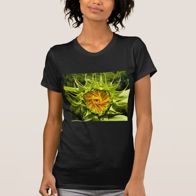 Solrosfoto för elegantens gult t shirt (Framsida)