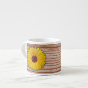 Solrosguld på träskivor espressomugg