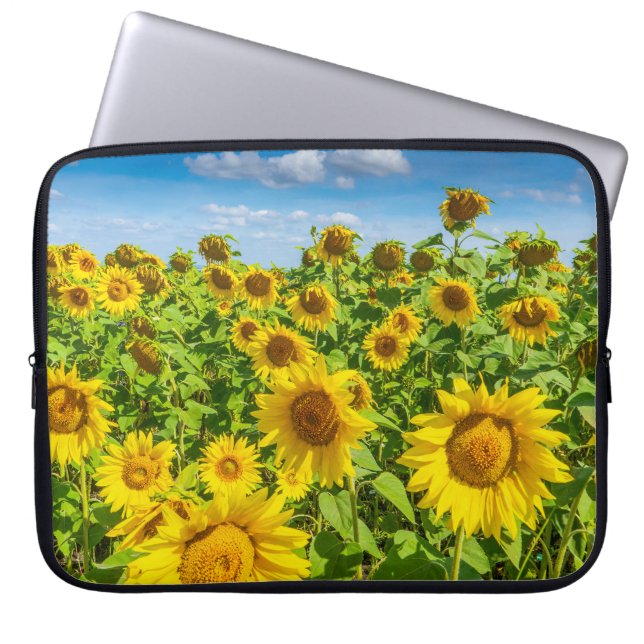 Solrossen fält, sommarsolig dag. laptop fodral (Framsidan)